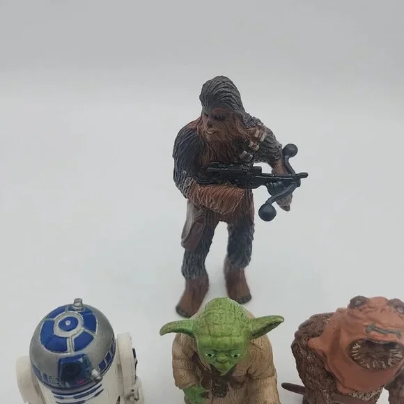 Vintage Star Wars Lot of (4) Chewbacca Yoda Ewok R2D2 PVC Lucasfilm - Picture 5 of 10